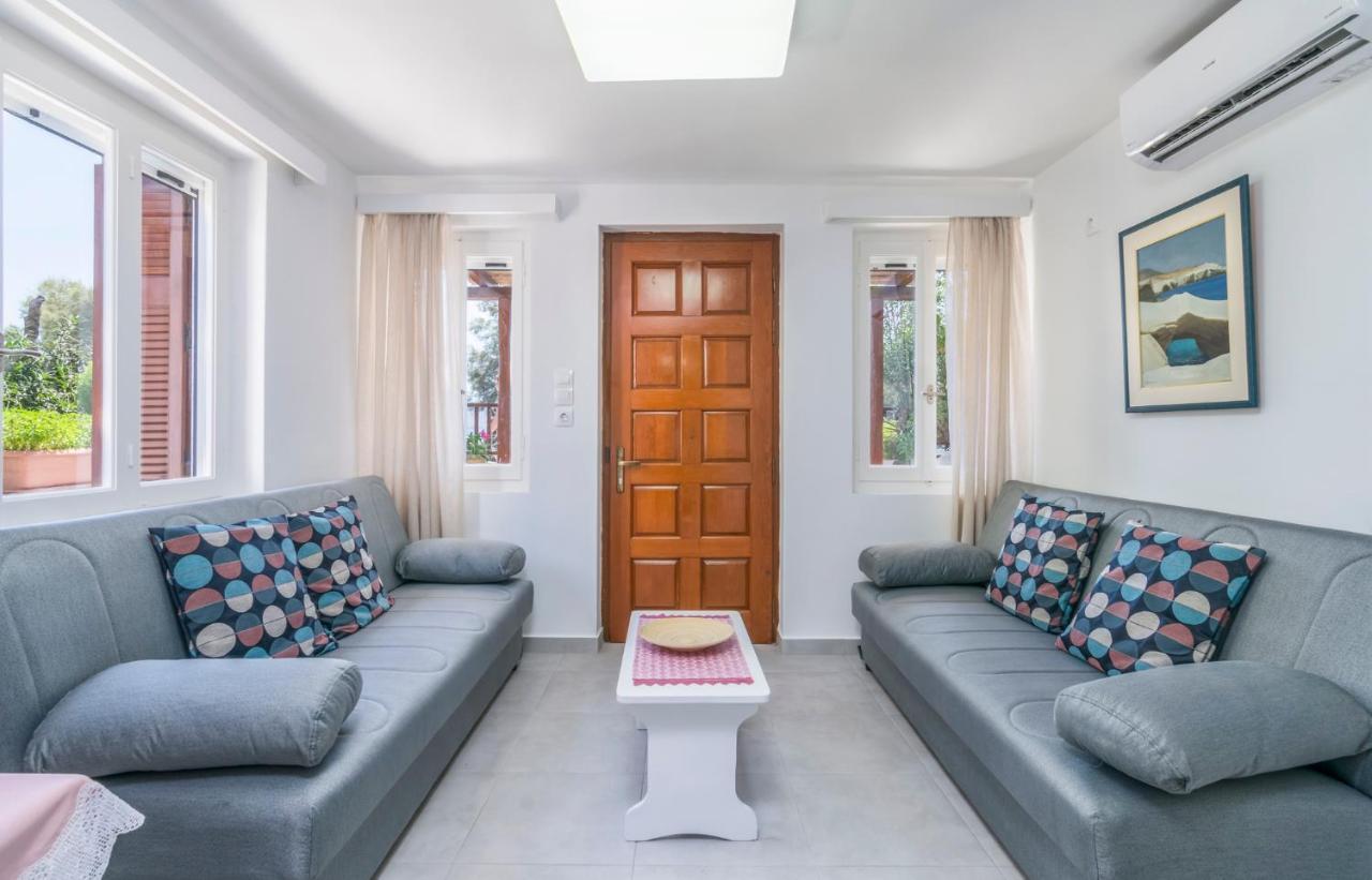 Kourita Garden Apartment With Sea View Near To The Port Of Milos Adámas Extérieur photo