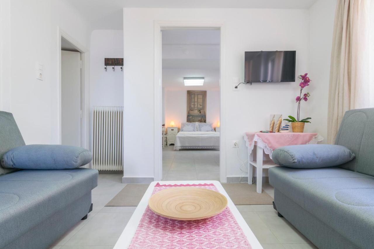 Kourita Garden Apartment With Sea View Near To The Port Of Milos Adámas Extérieur photo