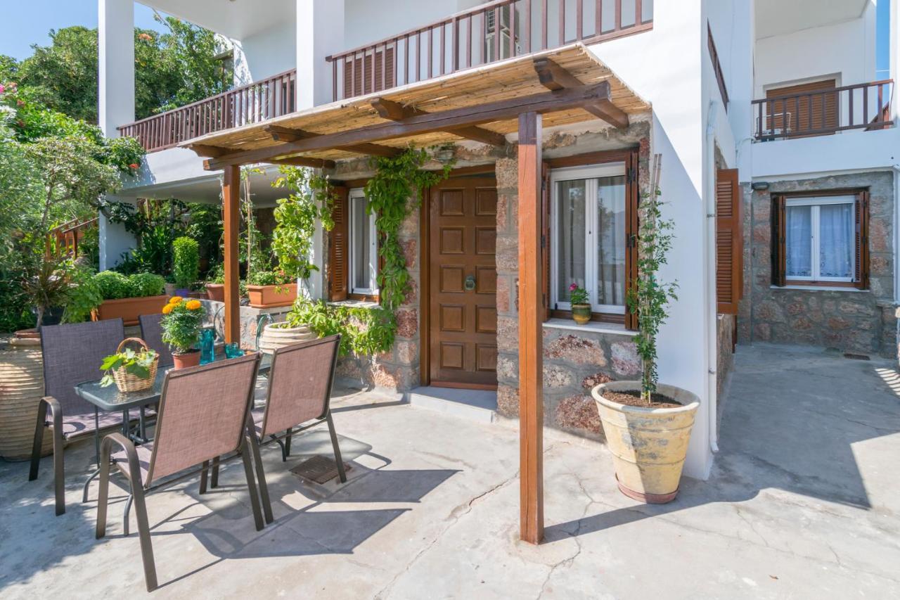 Kourita Garden Apartment With Sea View Near To The Port Of Milos Adámas Extérieur photo