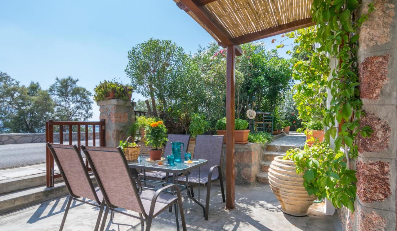 Kourita Garden Apartment With Sea View Near To The Port Of Milos Adámas Extérieur photo