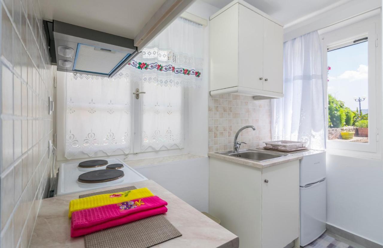 Kourita Garden Apartment With Sea View Near To The Port Of Milos Adámas Extérieur photo